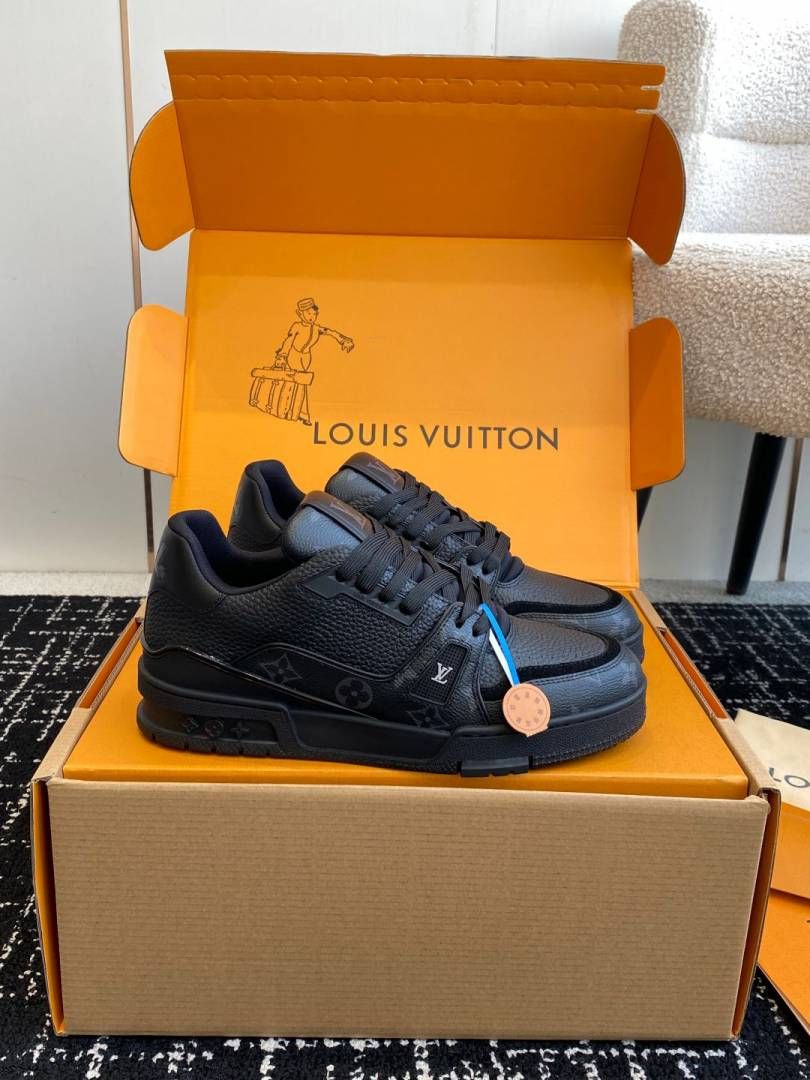 Lv Trainer Sneaker All Black double Box view 3